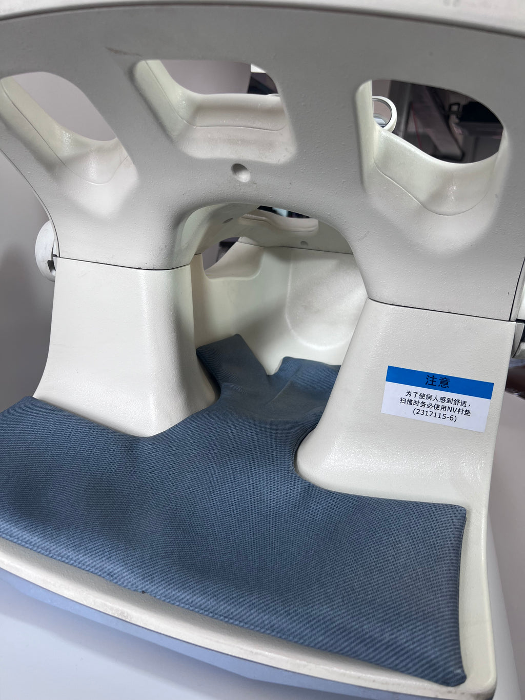 GE Healthcare 8-Channel Neurovascular Phased Array Coil (8ch NeuroVascular Array)